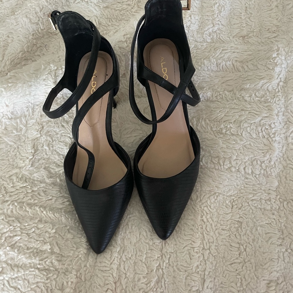 Practically new Aldo black heels!
